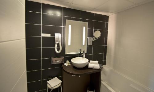 Logis Hôtel Victor Hugo & Spa - photo 3